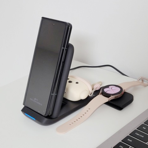 [아이웨어] 3IN1 접이식 무선충전 거치대 2종택1