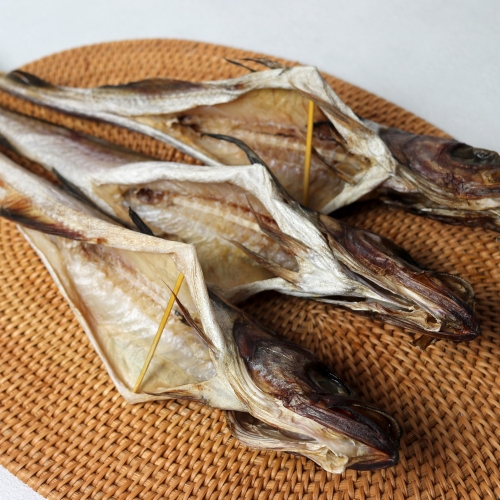 고소하고 쫄깃한 식감의 국내가공 반건조 코다리 10마리