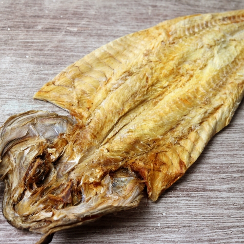 고소한 맛과 쫄깃한 식감 강원도 건조 황태포 (왕특대) 3마리 (50cm 110g내외)