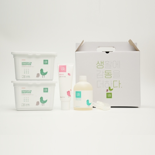 [생활감동] 네츄럴 프레쉬 4종선물세트(캡슐세제30개입x2개+곰팡이제거제150g+다목적세정제500ml)